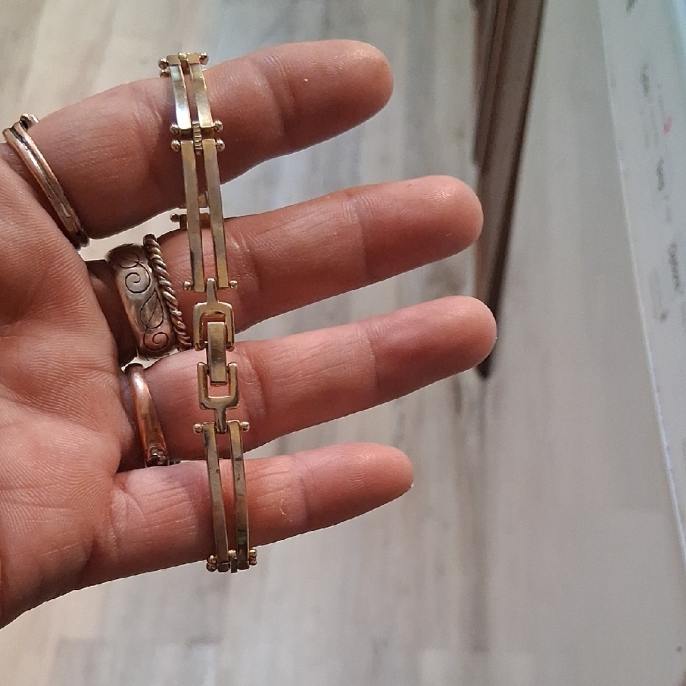 Elegant Gold Bracelet